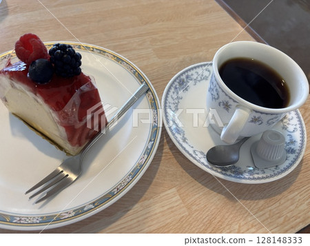 紙杯蛋糕裡的蛋糕 128148333