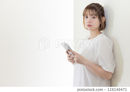 看書的女人 128148471