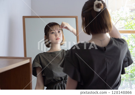 A half-Japanese woman getting ready A half-Japanese woman getting ready 128148866