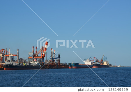 Cargo shipping cargo Cargo shipping cargo 128149339