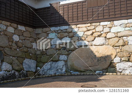 Imabari Castle was a Japanese castle located in Imabari City, Ehime Prefecture. It is also called Fukiage Castle and is counted as one of the three great water castles in Japan. 128151160