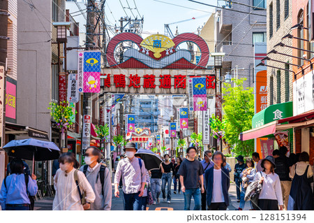 [Tokyo] Sugamo Jizo Street Shopping District, famous as Grandma's Harajuku 128151394