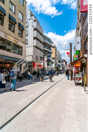 [Tokyo] Sugamo Jizo Street Shopping District, famous as Grandma's Harajuku 128151414