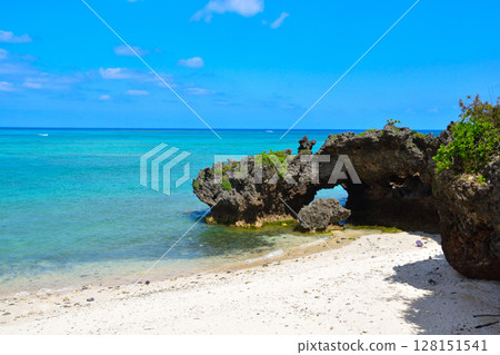 Yoronjima Okanehisa coast 128151541