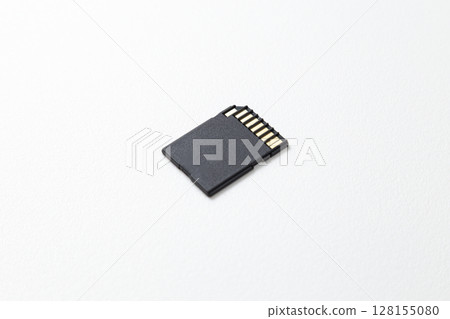 白色背景的 SD 卡 128155080