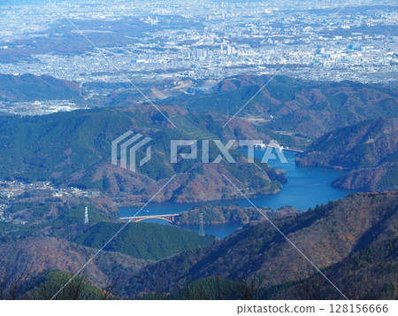 Lake Miyagase in winter as seen from the summit of Mt. Hirugatake in Tanzawa 128156666
