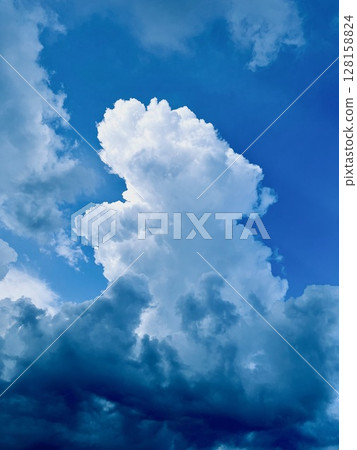 夏天的藍天白雲 夏天的藍天白雲 128158824