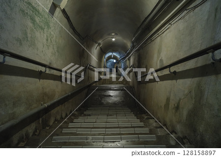 沖繩舊海軍司令部洞穴通道 沖繩舊海軍司令部洞穴通道 128158897