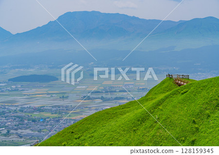 (Kumamoto Prefecture) The view from Aso Milk Road (Uchiyama) (Kumamoto Prefecture) The view from Aso Milk Road (Uchiyama) 128159345