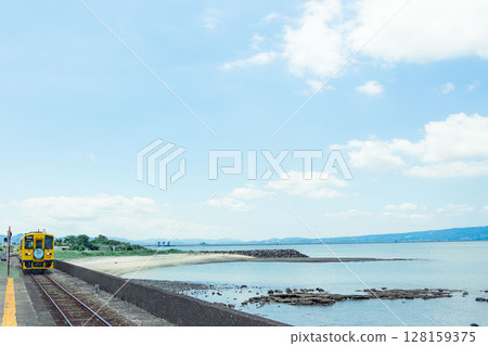 基哈沿著海岸奔跑 128159375