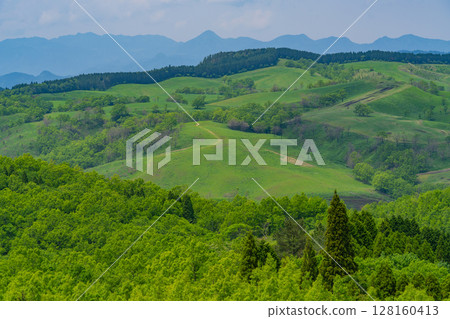 The view from Oshitoishi Hill in Aso (Kumamoto Prefecture) 128160413