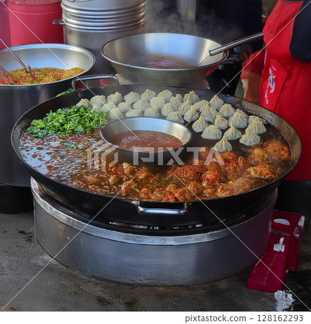 Sizzling Street Food Pan Display 128162293