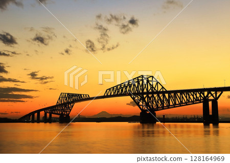 [Tokyo] Evening view of Mt. Fuji and Tokyo Gate Bridge 128164969