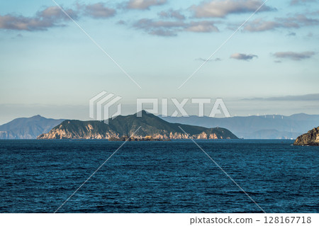 【東京九州渡輪開往真由新門司，從高知縣外海駛往宇久留島】 128167718