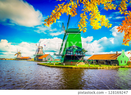 Dutch wind mills 128169247