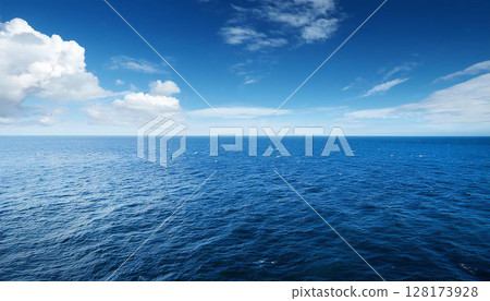 Horizon and the wide sea 128173928