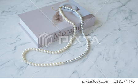 漂亮的珍珠配件 128174470