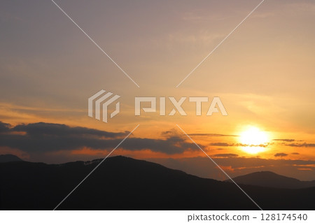 Sunset sky, sunset, clouds, mountains Sunset sky, sunset, clouds, mountains 128174540
