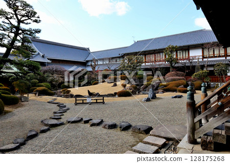 Shitennoji Temple, Honbo Garden, Garden of Pure Land 128175268