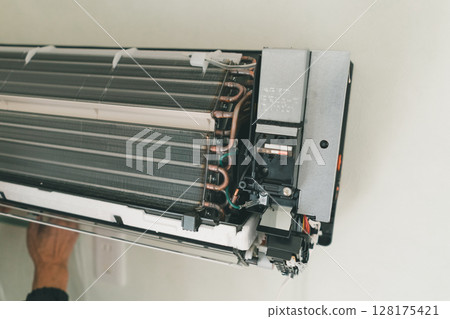 鋁翅片外露的空調室內機 128175421