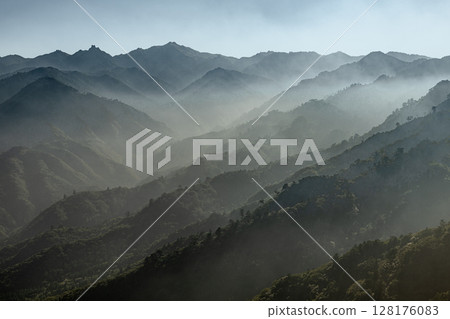 屋久島,海上阿爾卑斯山,從太鼓岩眺望(夏季) 屋久島,海上阿爾卑斯山,從太鼓岩眺望(夏季) 128176083