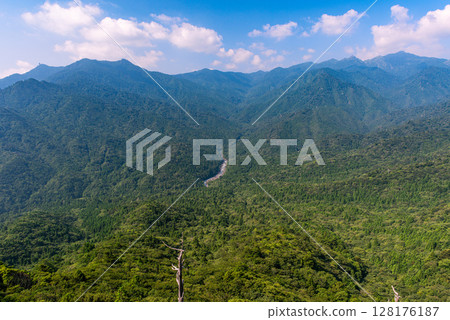 Yakushima, the Alps of the Sea, from Taiko-iwa Rock (Summer) Yakushima, the Alps of the Sea, from Taiko-iwa Rock (Summer) 128176187