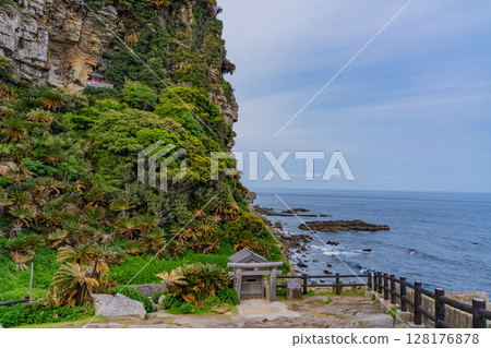 (Kusima City, Miyazaki Prefecture) Misaki Shrine and worship hall at Toi Cape (Kusima City, Miyazaki Prefecture) Misaki Shrine and worship hall at Toi Cape 128176878