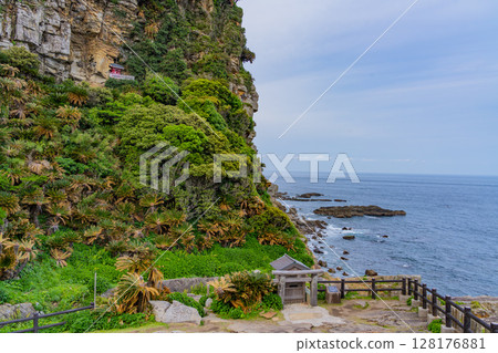 (Kusima City, Miyazaki Prefecture) Misaki Shrine and worship hall at Toi Cape 128176881