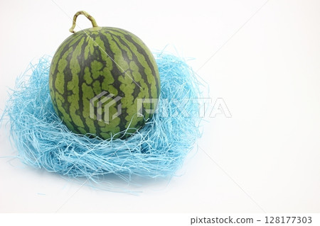 白色背景下的新鮮西瓜 白色背景下的新鮮西瓜 128177303