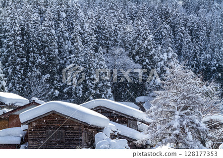 Snow-covered winter World Heritage Site Shirakawa Village (Shirakawa-go) Gifu Prefecture: January Snow-covered winter World Heritage Site Shirakawa Village (Shirakawa-go) Gifu Prefecture: January 128177353