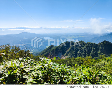 Climbing Mt. Myoko in summer (Tengudo to the chain section: view towards Lake Nojiri) Climbing Mt. Myoko in summer (Tengudo to the chain section: view towards Lake Nojiri) 128178224
