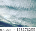 藍天和白色雲彩 128178255