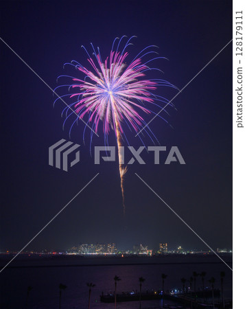 從荒井弁天海釣公園觀賞的濱名湖弁天島煙火 128179111