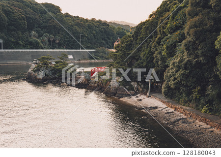 靜岡縣濱松市三日町濱名湖豬鼻湖神社的日落 128180043