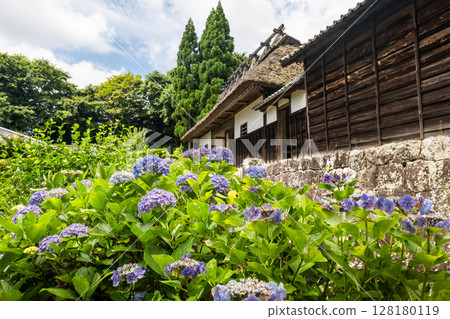 靜岡縣牧之原市的尾根家族是江戶時代擔任村長的古老家族。 128180119
