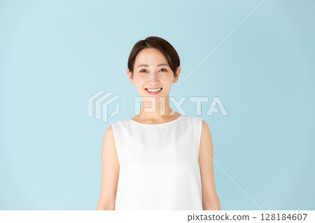 Woman casual portrait Woman casual portrait 128184607