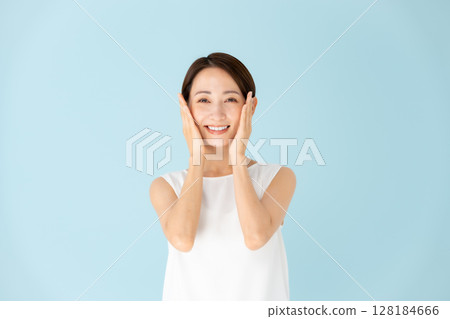 Women Casual Beauty 128184666