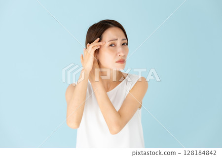 Women, casual, hair care, worries Women, casual, hair care, worries 128184842