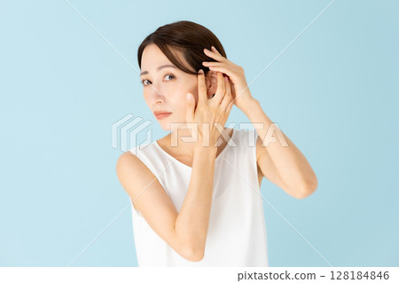 Women, casual, hair care, worries Women, casual, hair care, worries 128184846