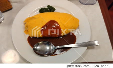 小岩「西餐咖啡廳小山」的濃釉煎蛋飯 128185560