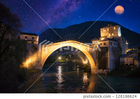 Beautiful night view of Stari Most Bridge in Mostar, a World Heritage Site 128186624