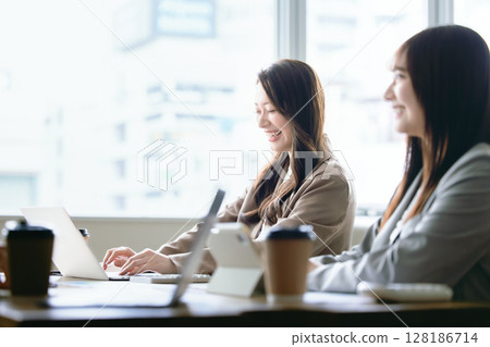 Business woman 128186714