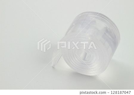 Discreet and powerful gel adhesive tape 128187047