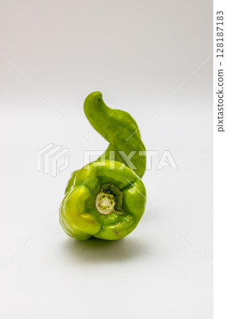 類似甜椒的甜椒庫存照片：形狀有趣的蔬菜 128187183