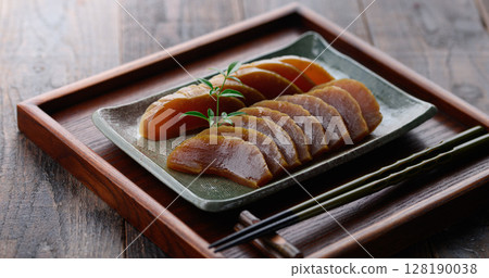 Highly fragrant Nara pickles, perfect as a side dish to go with sake or rice Highly fragrant Nara pickles, perfect as a side dish to go with sake or rice 128190038