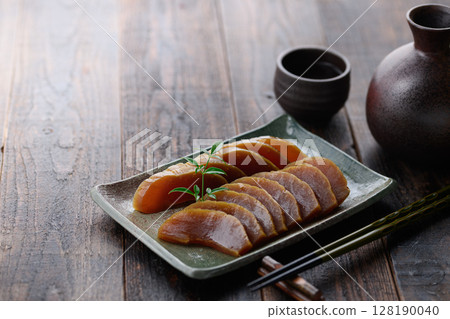 Highly fragrant Nara pickles, perfect as a side dish to go with sake or rice Highly fragrant Nara pickles, perfect as a side dish to go with sake or rice 128190040