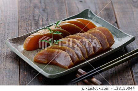 Highly fragrant Nara pickles, perfect as a side dish to go with sake or rice Highly fragrant Nara pickles, perfect as a side dish to go with sake or rice 128190044