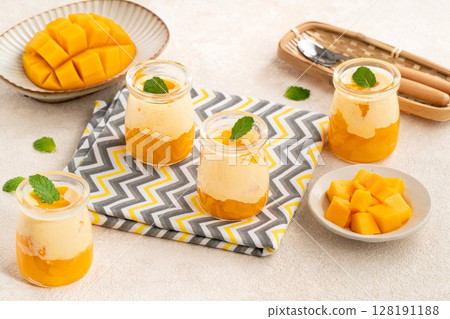 mango mousse dessert mango mousse dessert cup マンゴー ムース デザート 128191188