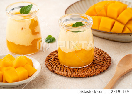 mango mousse dessert mango mousse dessert cup マンゴー ムース デザート 128191189