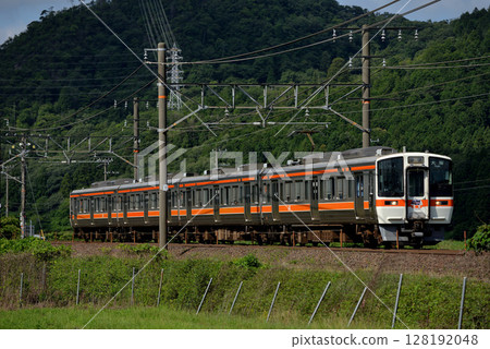 四列311系列本地列車最後一次亮相 128192048